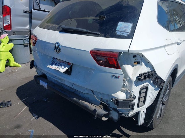 3VV3B7AX3JM025549 Volkswagen Tiguan 2.0t Se/2.0t Sel