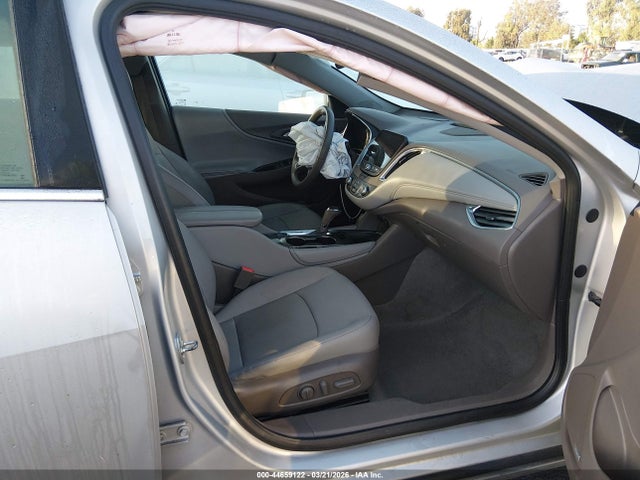 1G1ZE5ST4HF247682 Chevrolet MALIBU 1LT