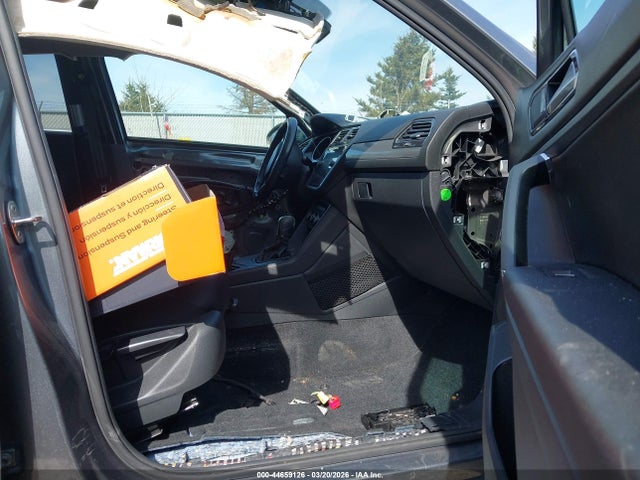 44659126 :رقم المزاد ، 3VV3B7AX6JM026792 vin ، 2018 Volkswagen Tiguan 2.0t Se/2.0t Sel مزاد بيع