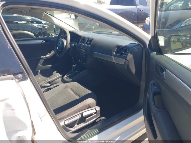 3VWD17AJ7FM342272 Volkswagen Jetta 1.8t Se