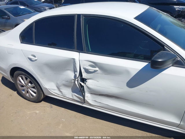 3VWD17AJ7FM342272 Volkswagen Jetta 1.8t Se