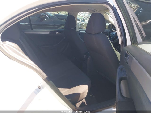 3VWD17AJ7FM342272 Volkswagen Jetta 1.8t Se