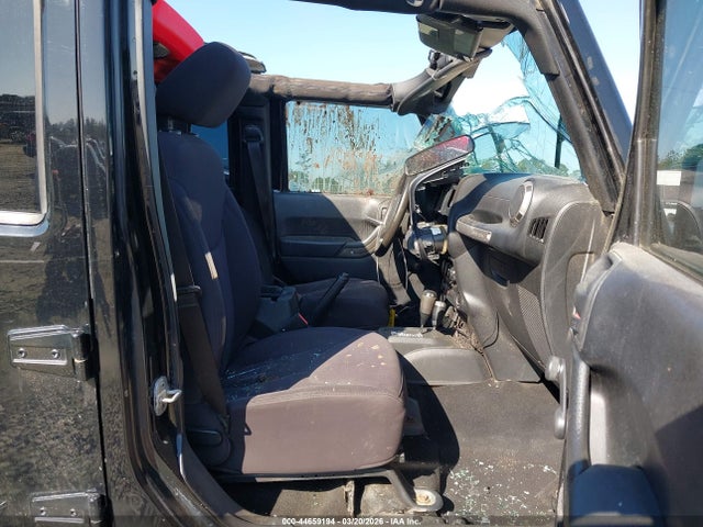 2013 JEEP WRANGLER UNLIMITED 1C4BJWDG7DL632613 Photo 4