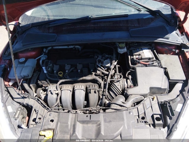 1FADP3F25JL241422 Ford FOCUS SE