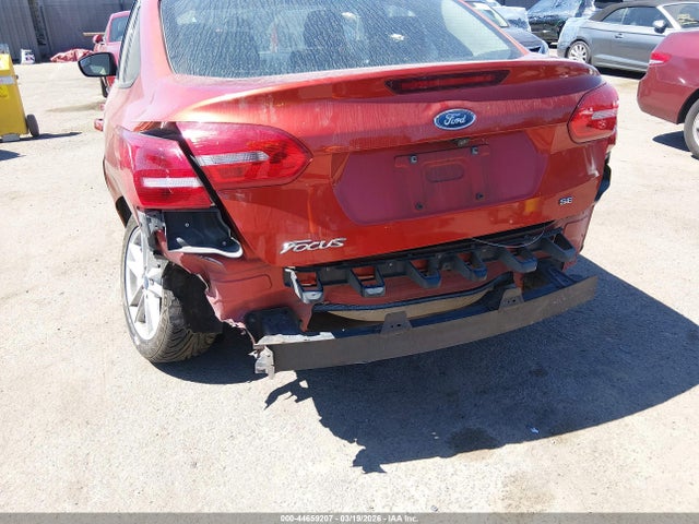 1FADP3F25JL241422 Ford FOCUS SE