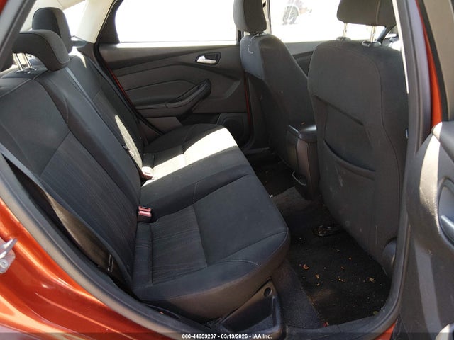 1FADP3F25JL241422 Ford FOCUS SE