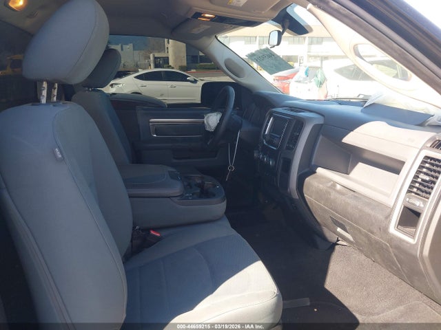 44659215 :رقم المزاد ، 3C6JR6AT0HG598904 vin ، 2017 Ram 1500 Express  4x2 6'4 Box مزاد بيع