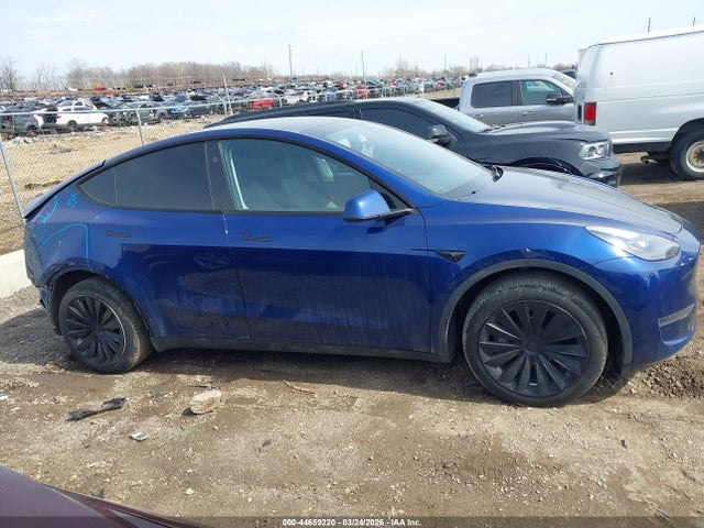 Продажа на аукционе авто 2023 Tesla Model Y Awd/long Range Dual Motor All-wheel Drive, vin: 7SAYGDEEXPA204133, номер лота: 44659220
