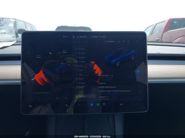 Продажа на аукционе авто 2023 Tesla Model Y Awd/long Range Dual Motor All-wheel Drive, vin: 7SAYGDEEXPA204133, номер лота: 44659220