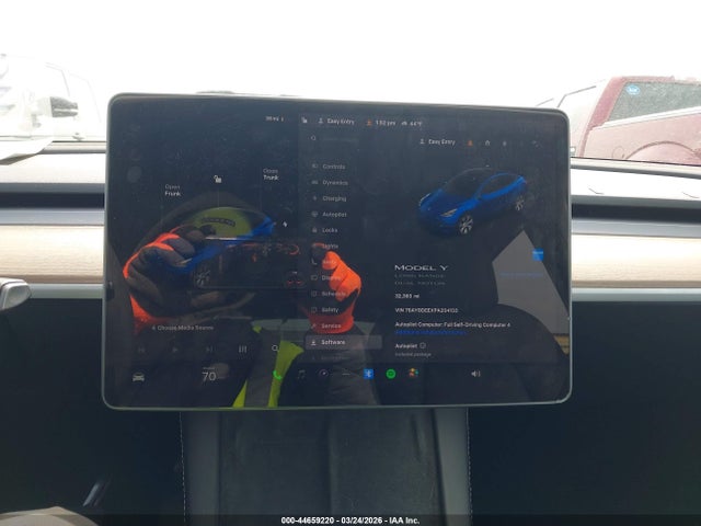 Продажа на аукционе авто 2023 Tesla Model Y Awd/long Range Dual Motor All-wheel Drive, vin: 7SAYGDEEXPA204133, номер лота: 44659220