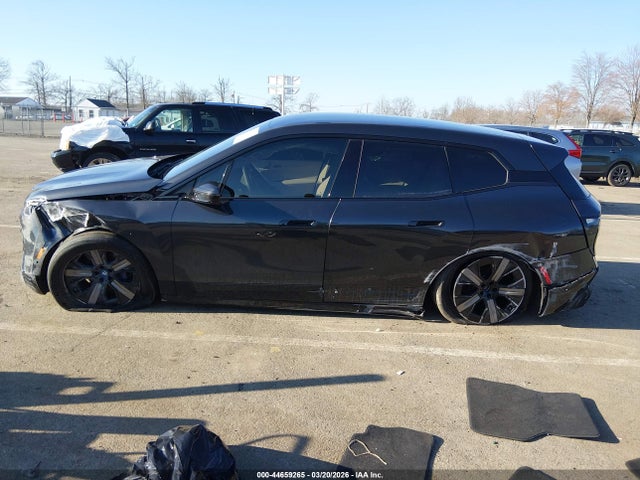 WB523CF09RCR00346 BMW Ix Xdrive50