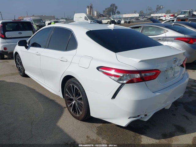 2020 TOYOTA CAMRY 4T1G11AK9LU918954 Photo 2