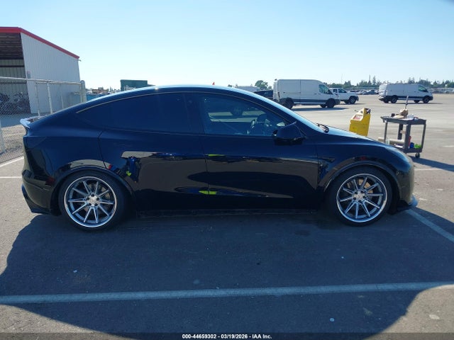 Продажа на аукционе авто 2022 Tesla Model Y Long Range Dual Motor All-wheel Drive, vin: 7SAYGDEE6NF376675, номер лота: 44659302