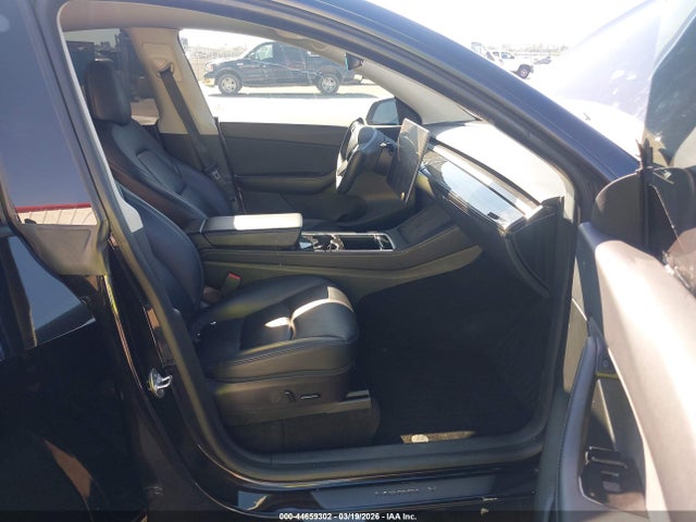 Продажа на аукционе авто 2022 Tesla Model Y Long Range Dual Motor All-wheel Drive, vin: 7SAYGDEE6NF376675, номер лота: 44659302