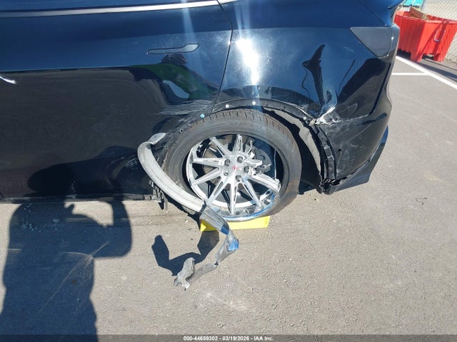 Продажа на аукционе авто 2022 Tesla Model Y Long Range Dual Motor All-wheel Drive, vin: 7SAYGDEE6NF376675, номер лота: 44659302