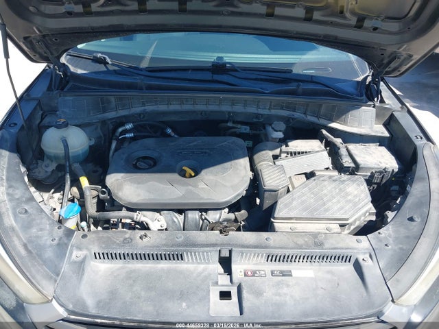 KM8J23A45JU701561 Hyundai TUCSON SE