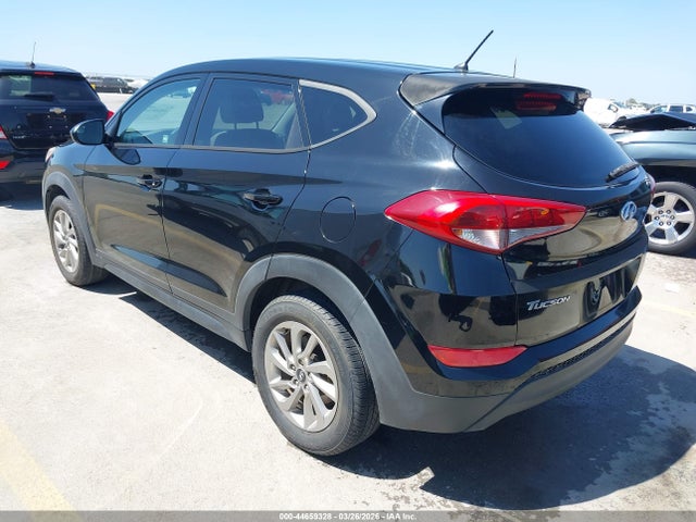 KM8J23A45JU701561 Hyundai TUCSON SE