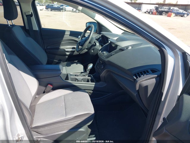 1FMCU0GDXKUB95591 Ford ESCAPE SE