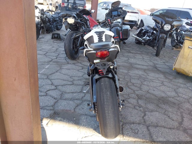 2024 TRIUMPH MOTORCYCLE STREET TRIPLE SMTA604SXRTBS8857 Photo 5