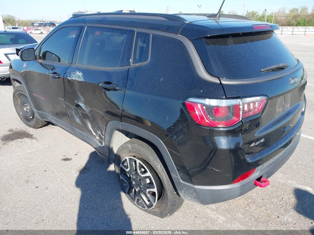 2019 JEEP COMPASS 3C4NJDDBXKT671106 Photo 2