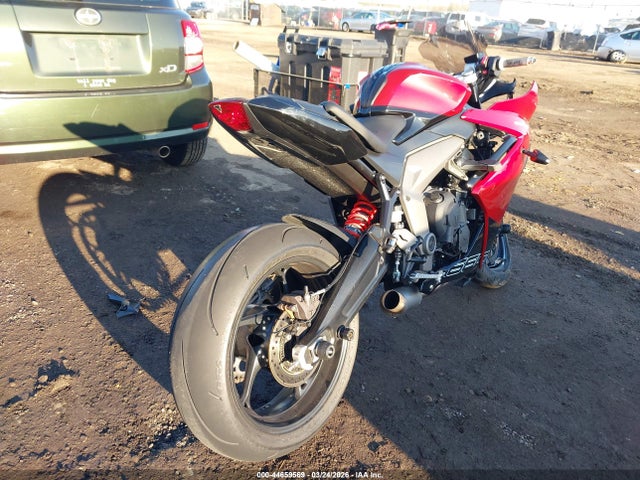2025 TRIUMPH MOTORCYCLE DAYTONA SMTL23UF8STBV0323 Photo 2
