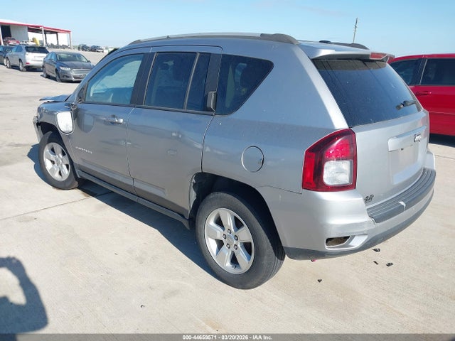 1C4NJCEB2GD651356 Jeep Compass Latitude