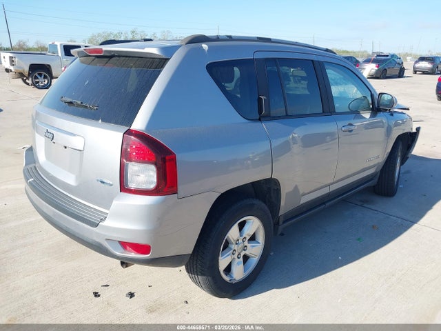 1C4NJCEB2GD651356 Jeep Compass Latitude