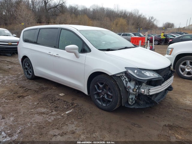 2018 CHRYSLER PACIFICA 2C4RC1FG2JR365733