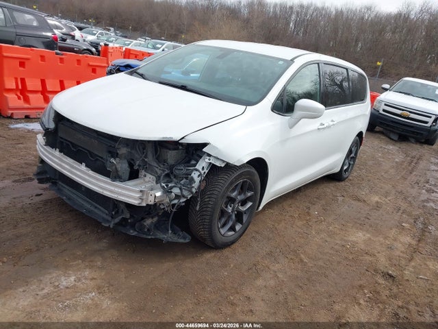 2018 CHRYSLER PACIFICA 2C4RC1FG2JR365733 Photo 1