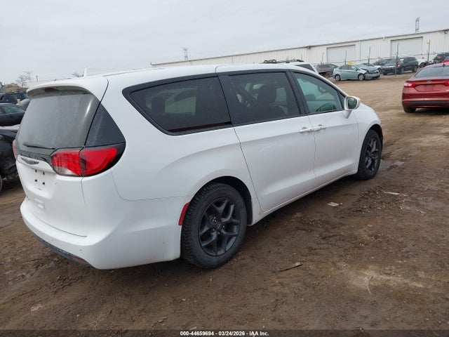 2018 CHRYSLER PACIFICA 2C4RC1FG2JR365733 Photo 3