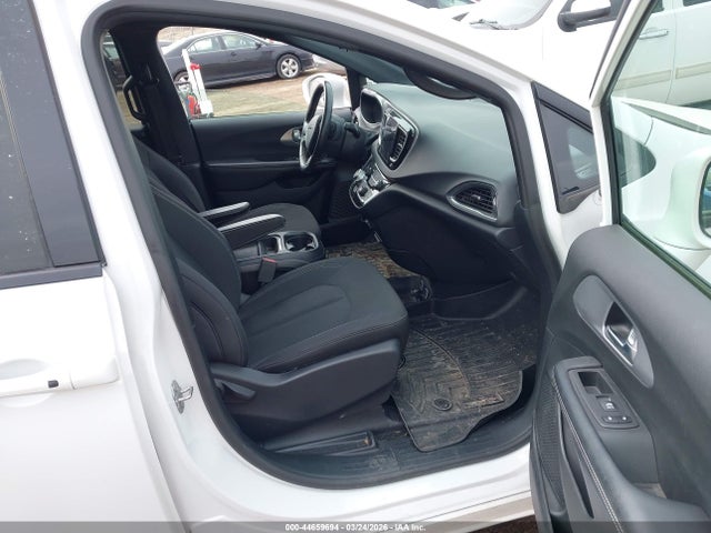 2018 CHRYSLER PACIFICA 2C4RC1FG2JR365733 Photo 4