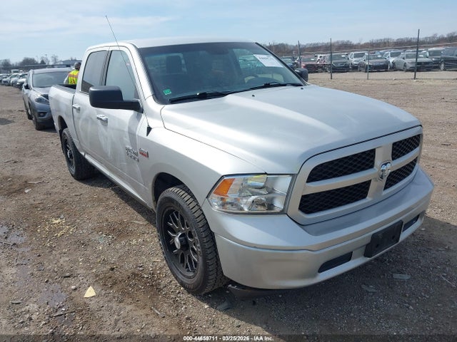 44659711 :رقم المزاد ، 1C6RR7LT8JS168705 vin ، 2018 Ram 1500 Slt مزاد بيع