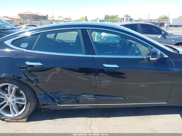 2015 Tesla Model S 70d/85d/p85d მანქანა იყიდება აუქციონზე, vin: 5YJSA1H24FFP69273, აუქციონის ნომერი: 44659760