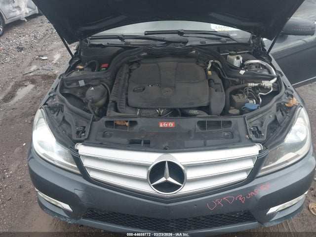 2013 Mercedes-benz C 300 Sport 4matic მანქანა იყიდება აუქციონზე, vin: WDDGF8AB0DA816787, აუქციონის ნომერი: 44659772