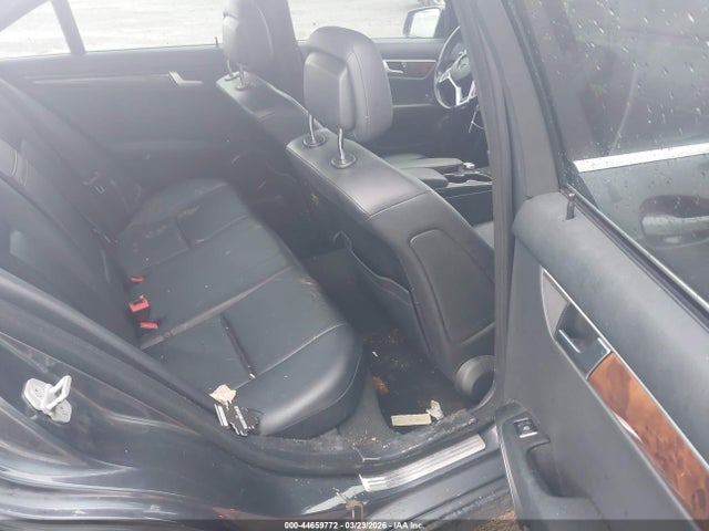 2013 Mercedes-benz C 300 Sport 4matic მანქანა იყიდება აუქციონზე, vin: WDDGF8AB0DA816787, აუქციონის ნომერი: 44659772