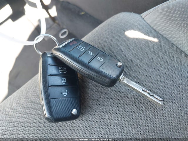 5XXGT4L32JG209842 KIA Optima Lx