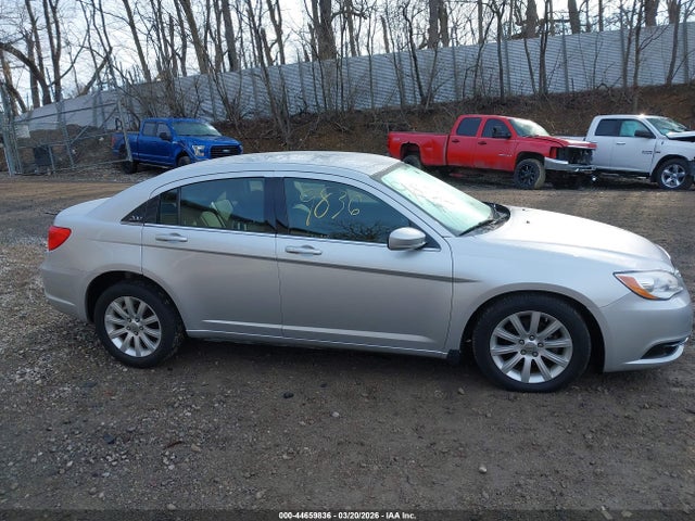 Продажа на аукционе авто 2012 Chrysler 200 Touring, vin: 1C3CCBBG1CN183947, номер лота: 44659836