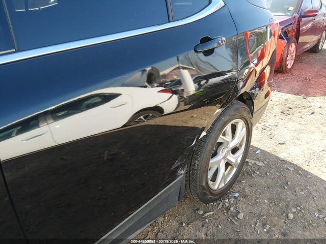2GNAXKEX8J6218026 Chevrolet EQUINOX LT