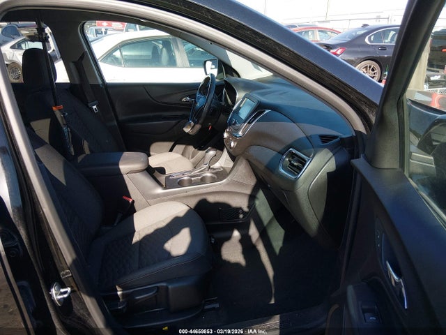 2GNAXKEX8J6218026 Chevrolet EQUINOX LT