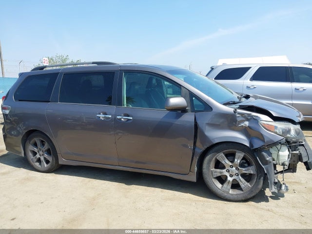 5TDXK3DC4ES520611 Toyota Sienna Sport