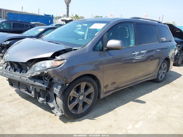 5TDXK3DC4ES520611 Toyota Sienna Sport