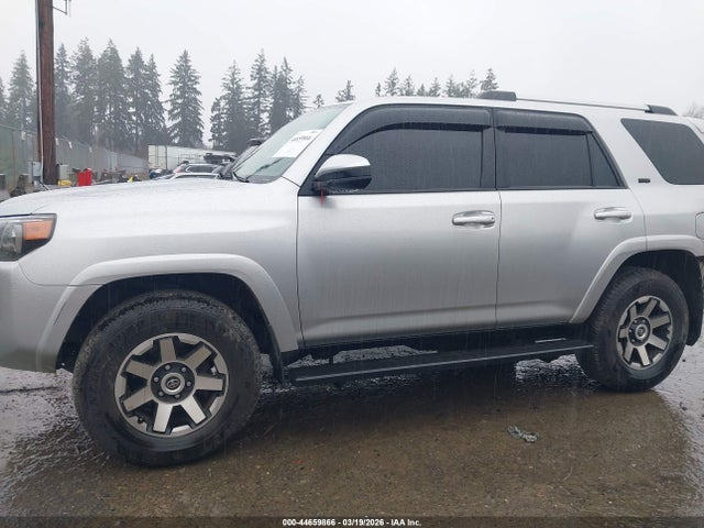 JTEMU5JR5N5972733 Toyota 4RUNNER SR5