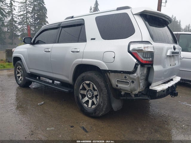 2022 TOYOTA 4RUNNER JTEMU5JR5N5972733 Photo 2