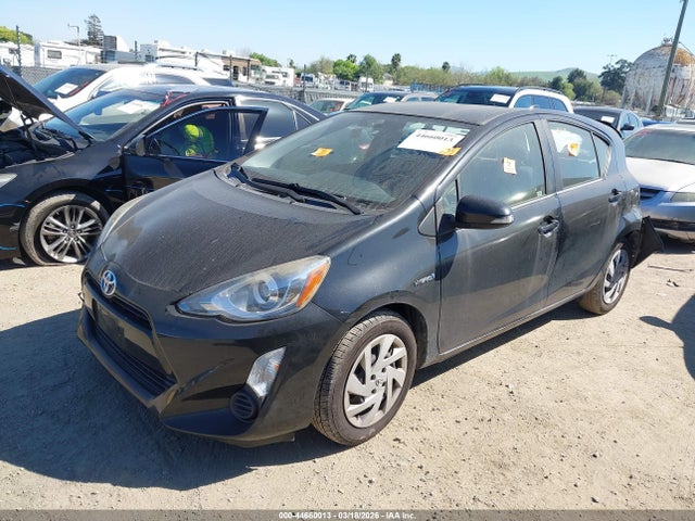 JTDKDTB39F1110862 Toyota Prius C Three