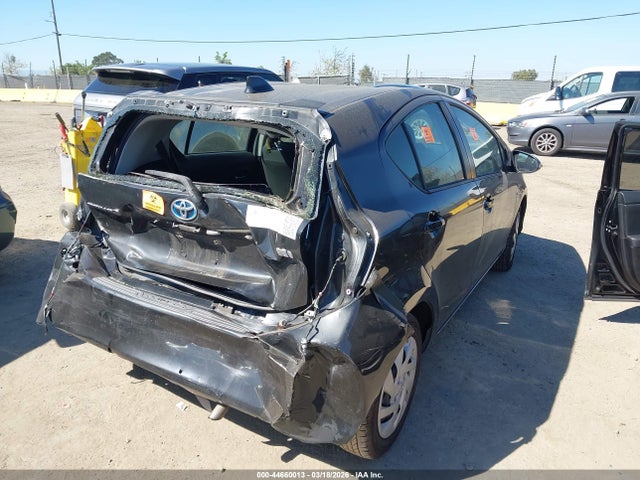 JTDKDTB39F1110862 Toyota Prius C Three