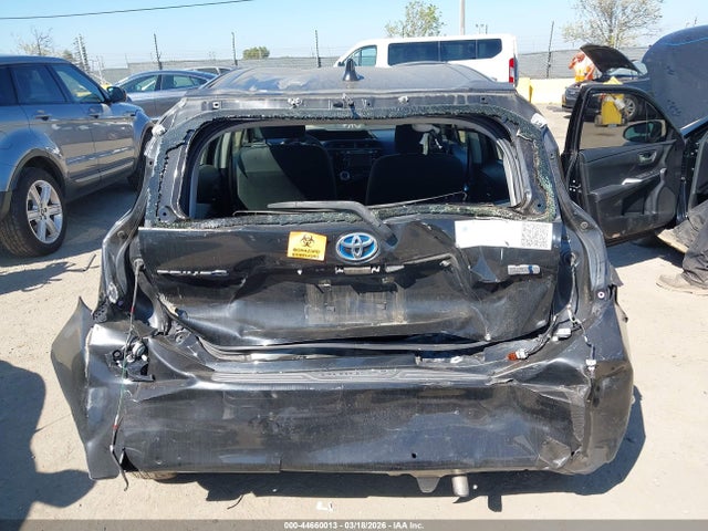 JTDKDTB39F1110862 Toyota Prius C Three