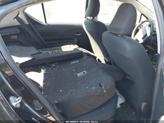 JTDKDTB39F1110862 Toyota Prius C Three