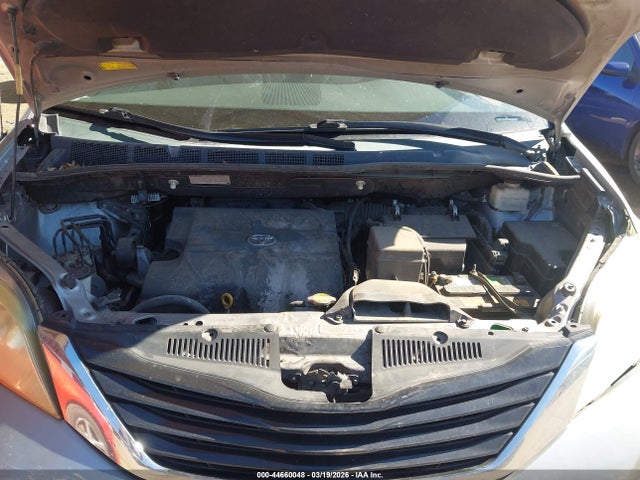 2011 TOYOTA SIENNA 5TDKK3DC8BS139818 Photo 9