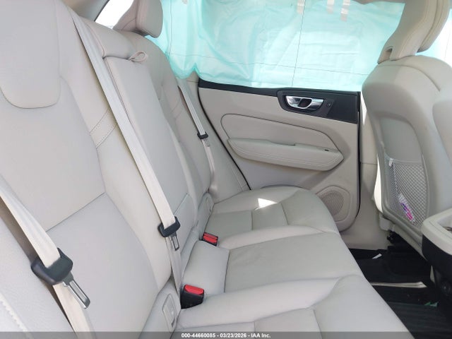 2022 Volvo Xc60 B5 Momentum მანქანა იყიდება აუქციონზე, vin: YV4L12DKXN1081962, აუქციონის ნომერი: 44660085