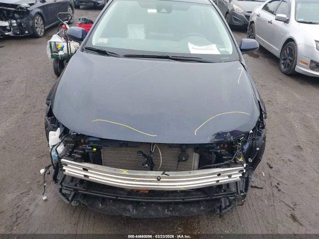 5YFEPMAE4NP367726 Toyota COROLLA LE